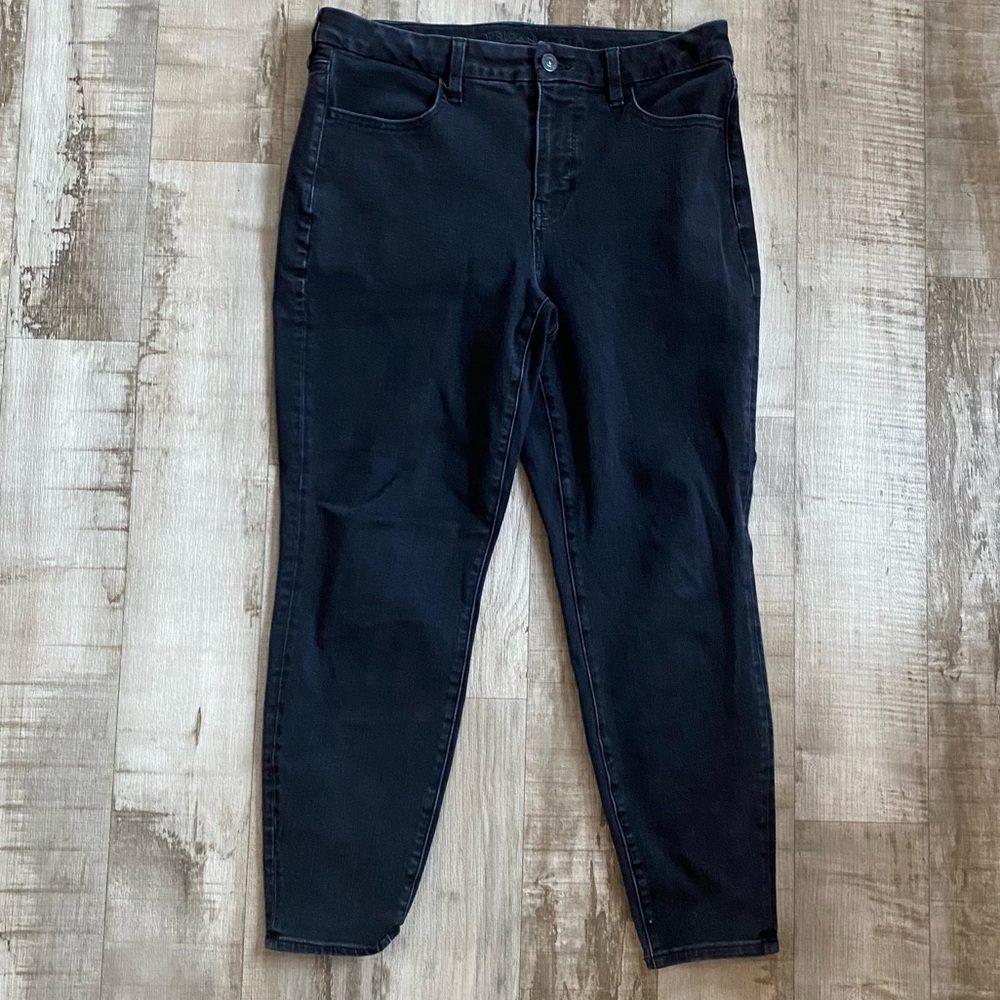 American Eagle Vintage Retro Faded Black Skinny Leg Short Denim Pants
